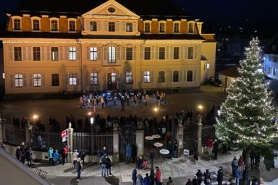 Weihnachtliche Klänge im Schlosshof